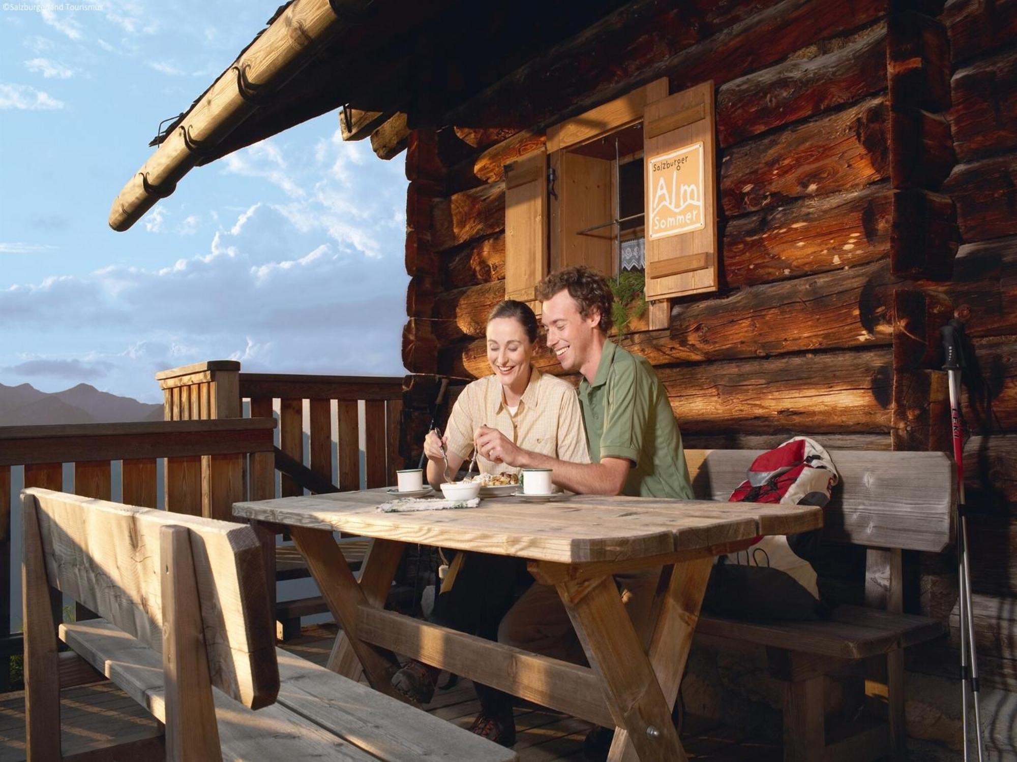 Modern Chalet With Sauna Near Ski Area In Saalbach Hinterglemm Salzburgerland エクステリア 写真
